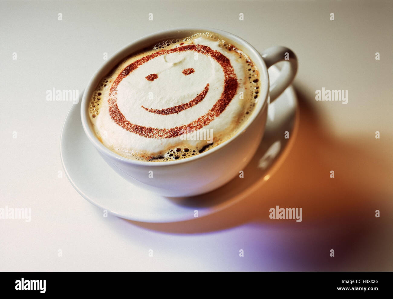 Tasse, Cappuccino, Milchschaum, Smiley-Kaffee, Kaffee trinken