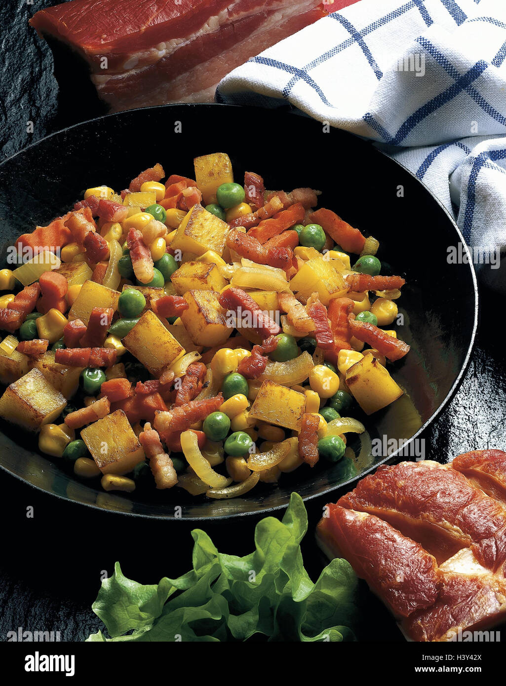 Kartoffelpfanne, Gemüse, Speck, Bratkartoffeln, Speisekammern, Bratkartoffeln Stockfoto