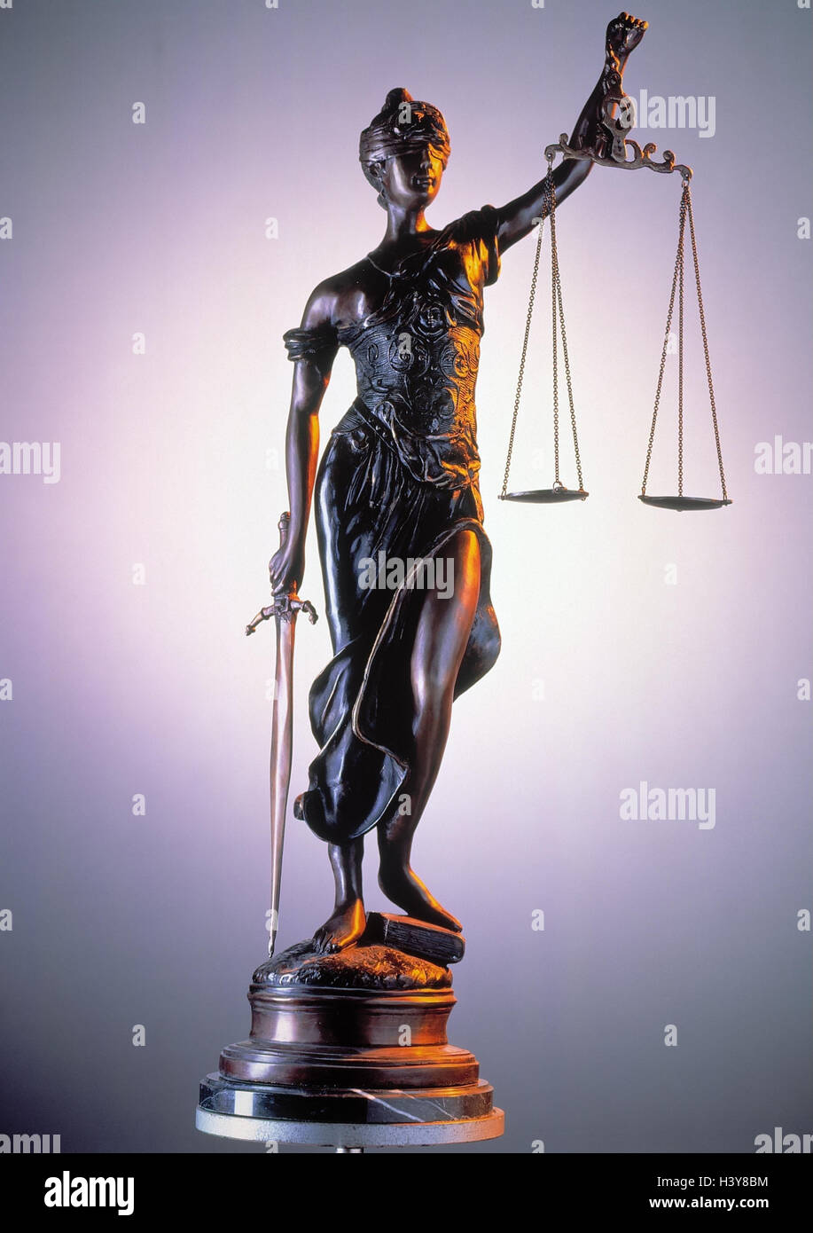 Statue, Justiz, Rechtspflege, Justiz, Recht, Göttin, antike römische, Iustitia, Produktfotografie, Still Life Stockfoto
