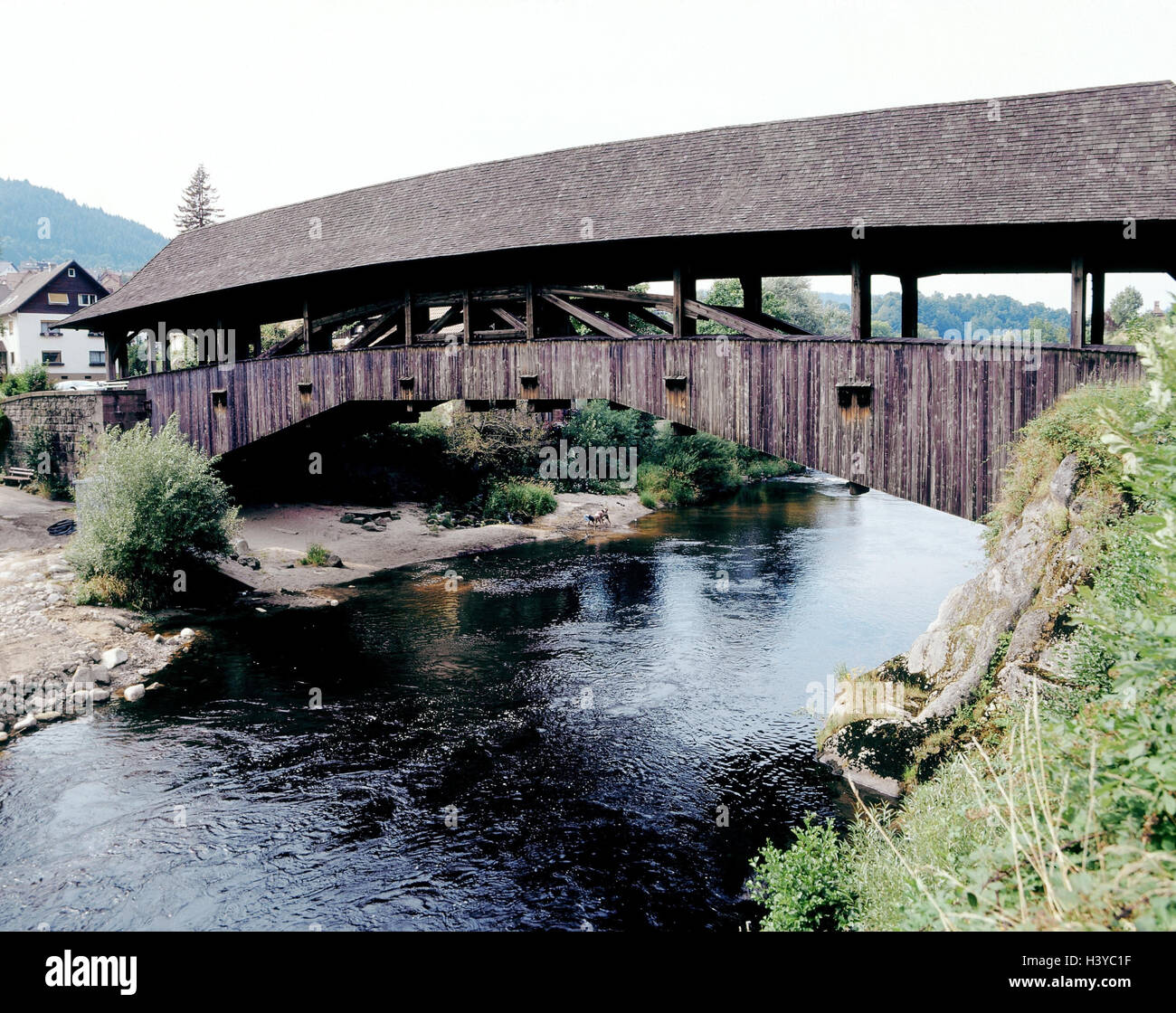 Deutschland, Schwarzwald, Forbach, hölzerne Brücke, Fluss, Murg, Europa, Baden-Wurttemberg, Brücke, selbsttragend, Dächer, Schutzdach, Sehenswürdigkeit, Black Forest-Tal-Straße Stockfoto