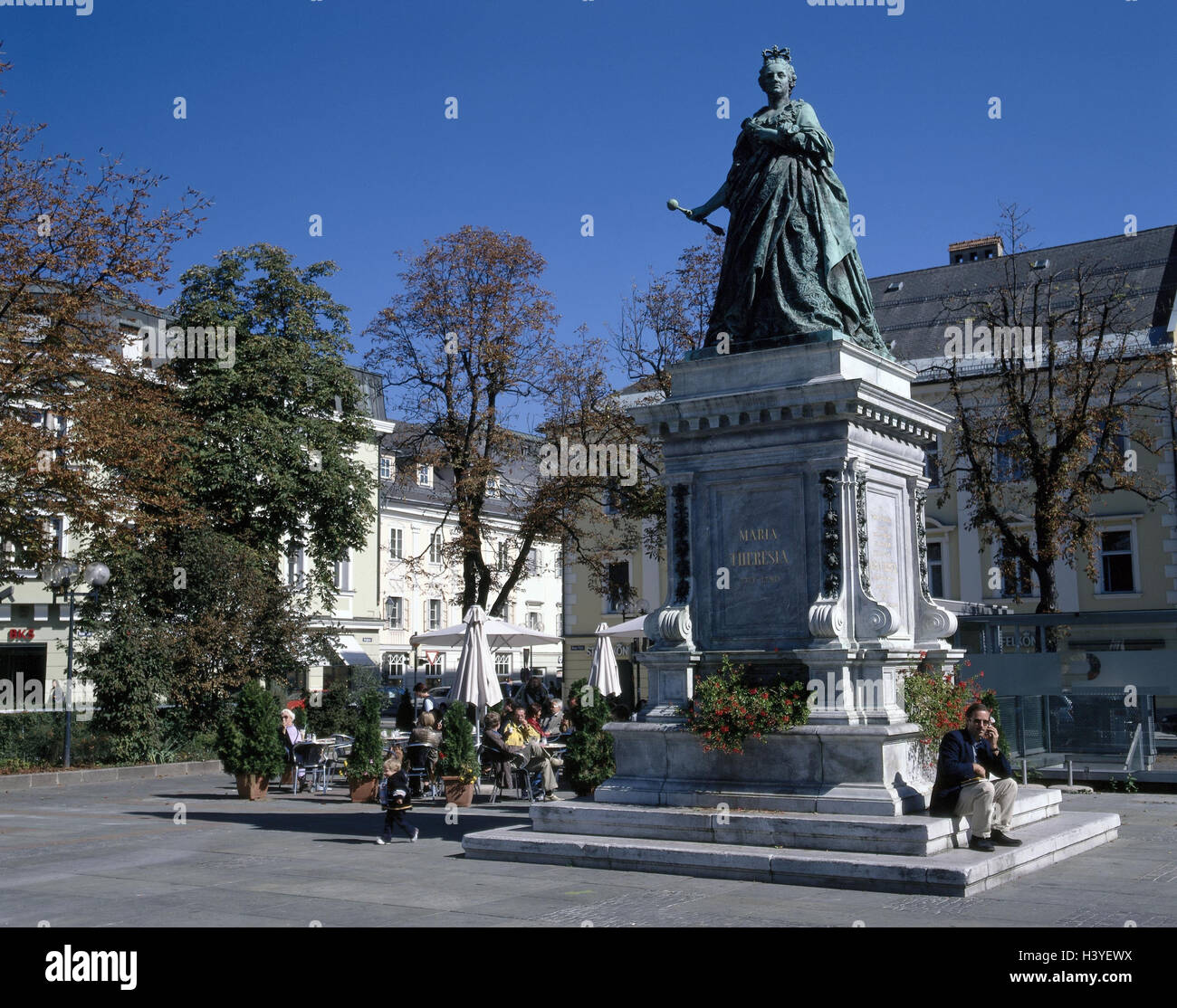 Österreich, Carinthia, Klagenfurt, neuer Platz, Denkmal Kaiserin Maria Theresia im Jahre 1873, Europa, Stadt, Raum, Marktplatz, Statue, Denkmal, Bronze-Statue, Figur aus Bronze, Erinnerung, Kultur, Ort von Interesse Stockfoto