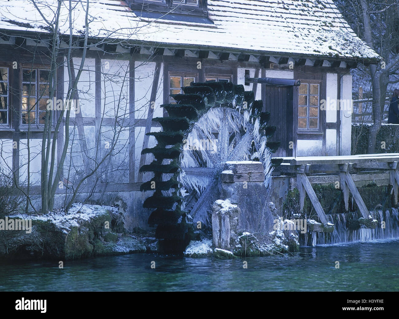 Blautopf Blaubeuren Baden Wurttemberg Stockfotos Blautopf