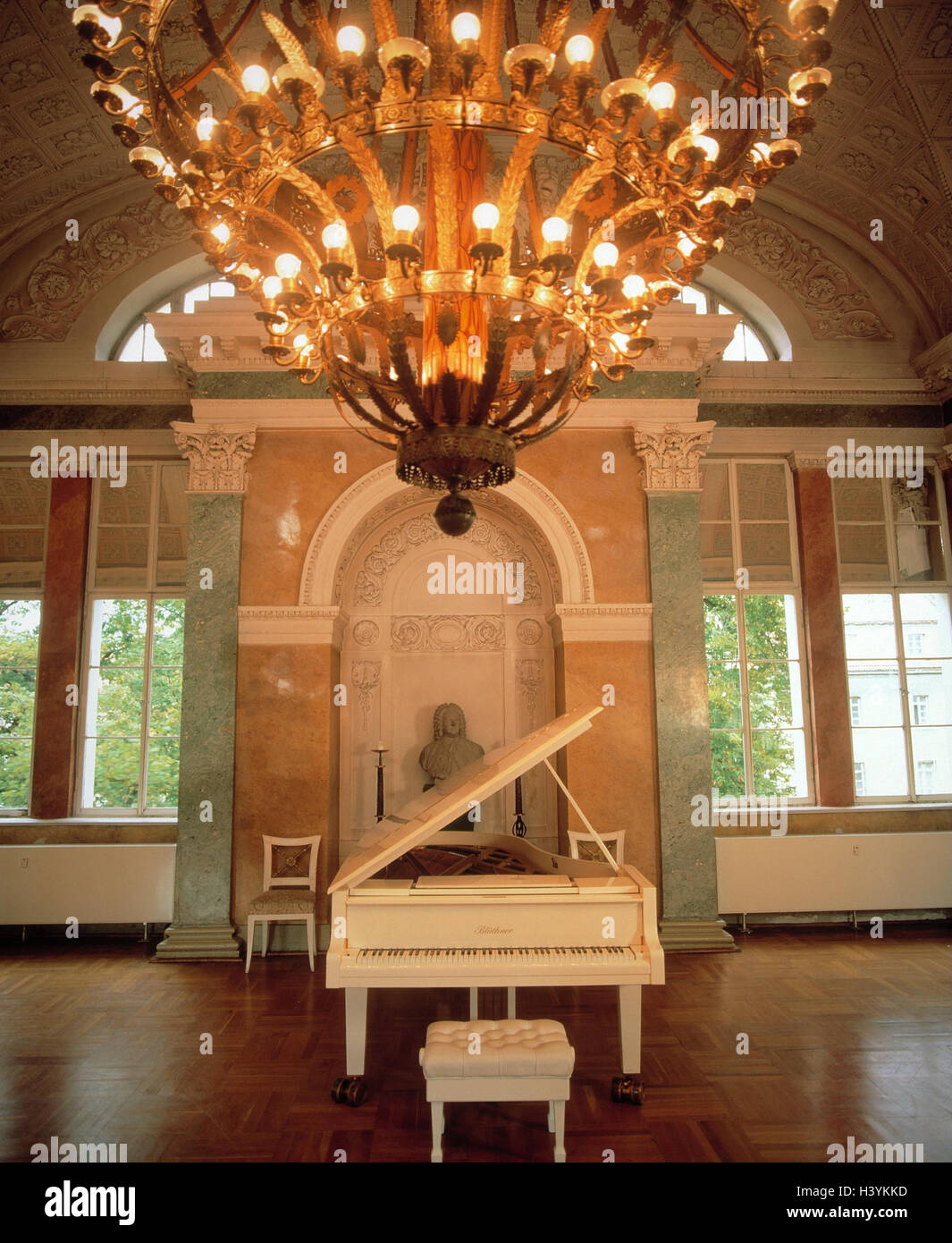 D' Sachsen-Anhalt, Köthen, Sperre, Reflektor Hall, Flügel, weiß, Bach Büste mit Werbl. Verwendung zusätzlicher Gebühr 500 DM Johann Sebastian Bach, Ludwig, Schloss innen, Tasteninstrument, Tasteninstrument, Stockfoto D' Sachsen-Anhalt, Köthen, Sperre, Reflektor Hall, Flügel, weiß, Bach Büste mit Werbl. Verwendung zusätzlicher Gebühr 500 DM Johann Sebastian Bach, Ludwig, Schloss innen, Tasteninstrument, Tasteninstrument, Stockfoto