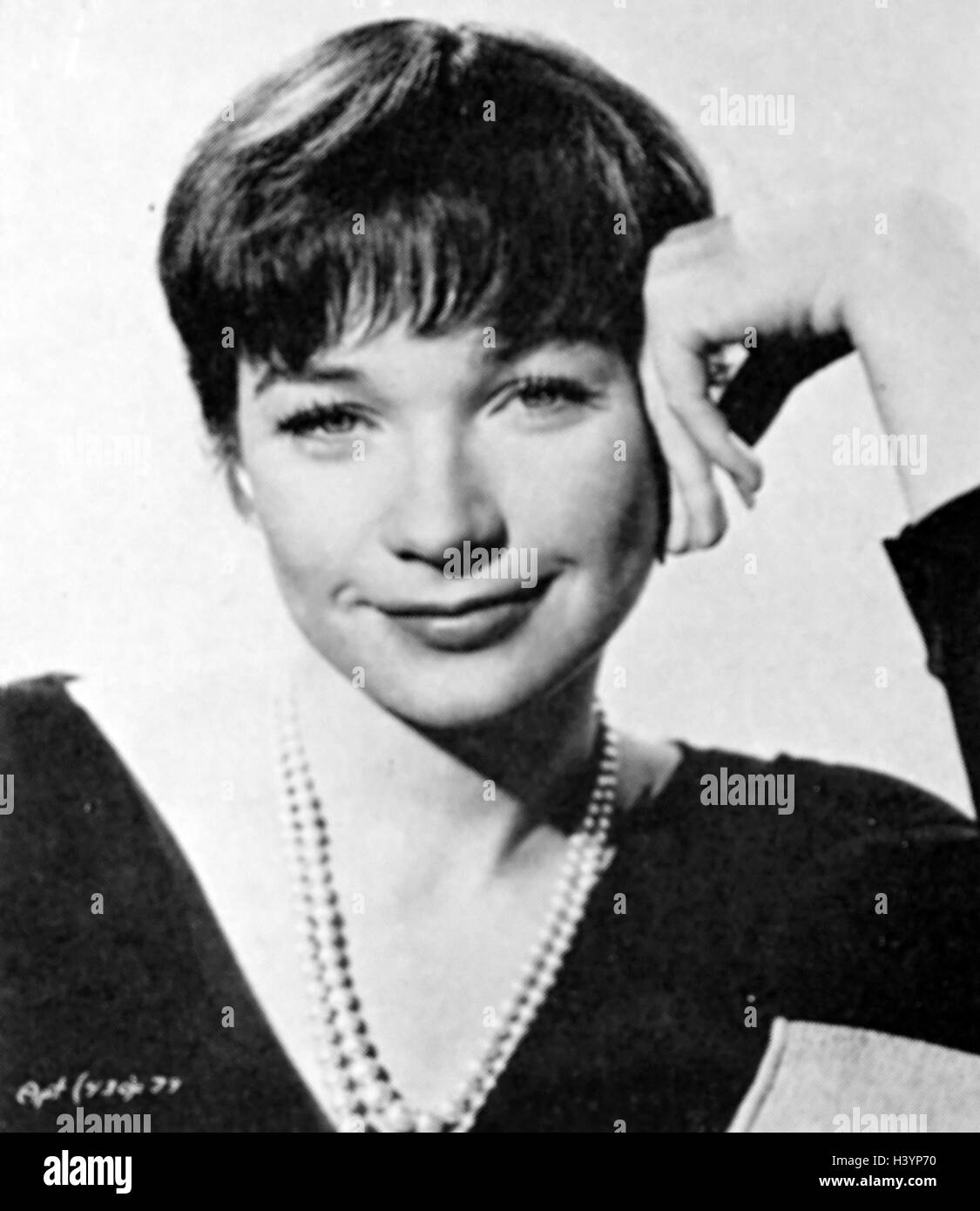 Foto von Shirley MacLaine (1934-) während der Dreharbeiten zu "The Apartment". Vom 20. Jahrhundert Stockfoto