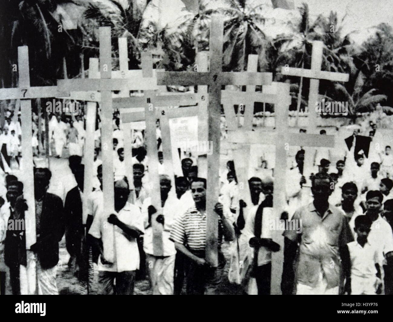 Foto während einer Demonstration, die von den Katholiken in Colombo, geführt von Sirimavo Bandaranaike (1916-2000) eine Sri Lankan stateswoman und Politiker. Vom 20. Jahrhundert Stockfoto