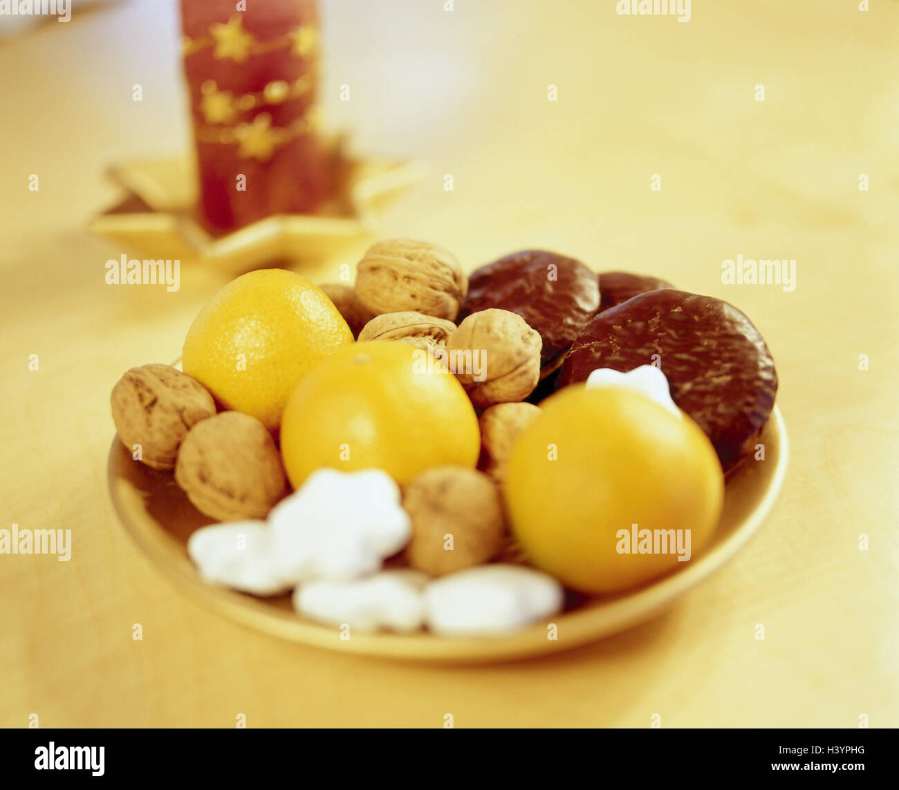 Yule-Flut, Platte, Lebkuchen, Nüssen, Orangen Advent, Weihnachten, Weihnachten, Yule Flut, Walnüsse, Weihnachten Platten, Weihnachtszeit, Adventszeit, Stilleben, Produktfotografie Stockfoto