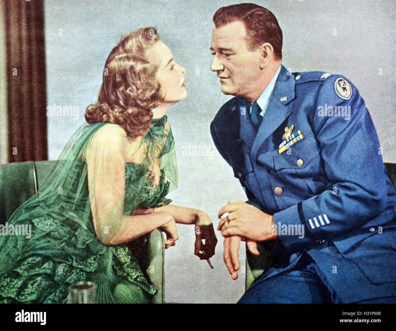 Film still aus "Jet Pilot" Darsteller Janet Leigh und John Wayne. Datierte 1957 Stockfoto