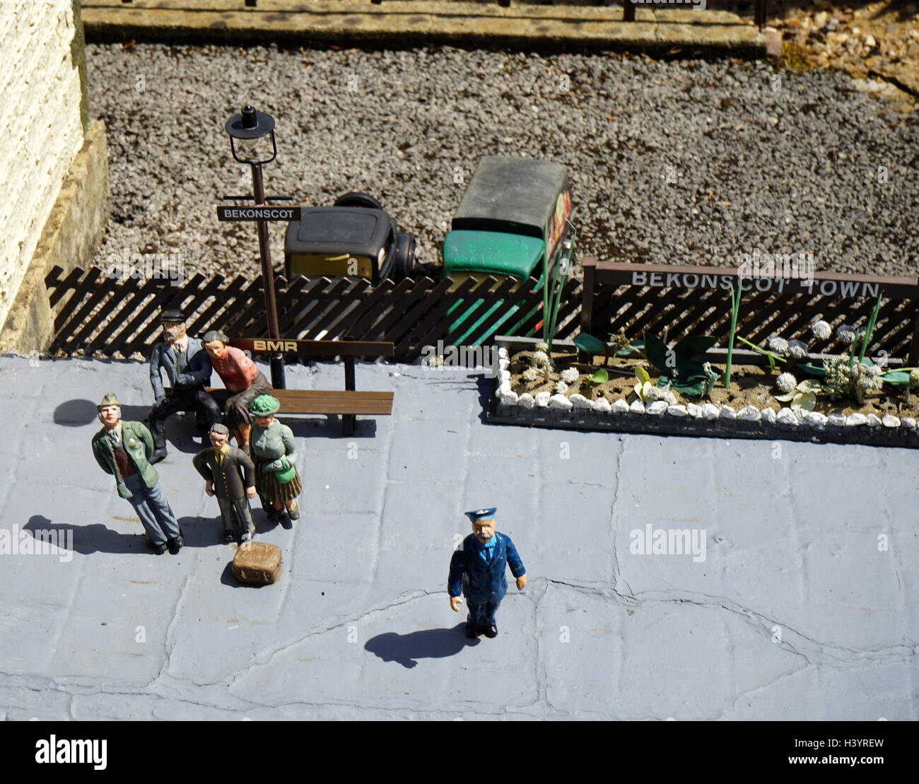 Dorf Bahnhof in Bekonscot in Beaconsfield, Buckinghamshire, England, das älteste original Modell Dorf in der Welt. Es porträtiert Aspekte von England meist aus den 1930er Jahren. Stockfoto