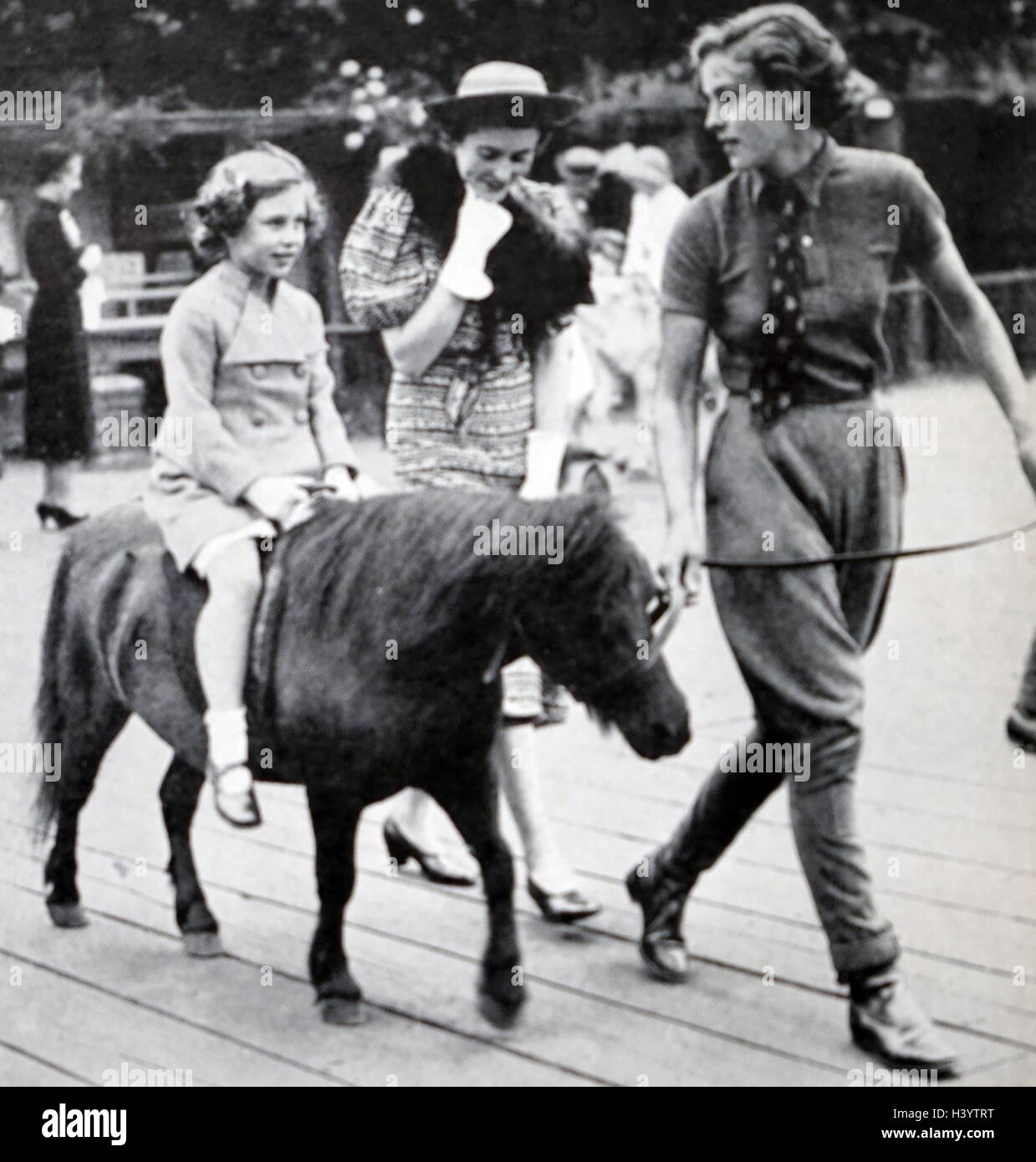 Foto von Prinzessin Margaret (1930-2002) auf einem Pony reiten. Vom 20. Jahrhundert Stockfoto