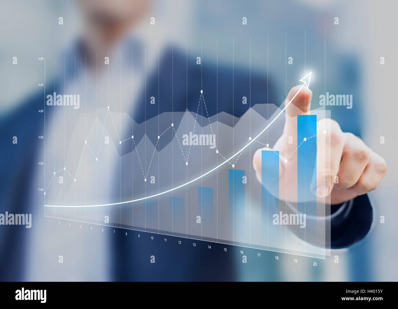 Finanz-Charts zeigen wachsende Einnahmen auf Touch-screen Stockfoto