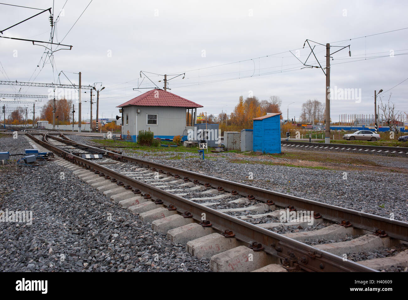 Eisenbahn in Nebel auf der Station, im freien Landschaft Stockfoto