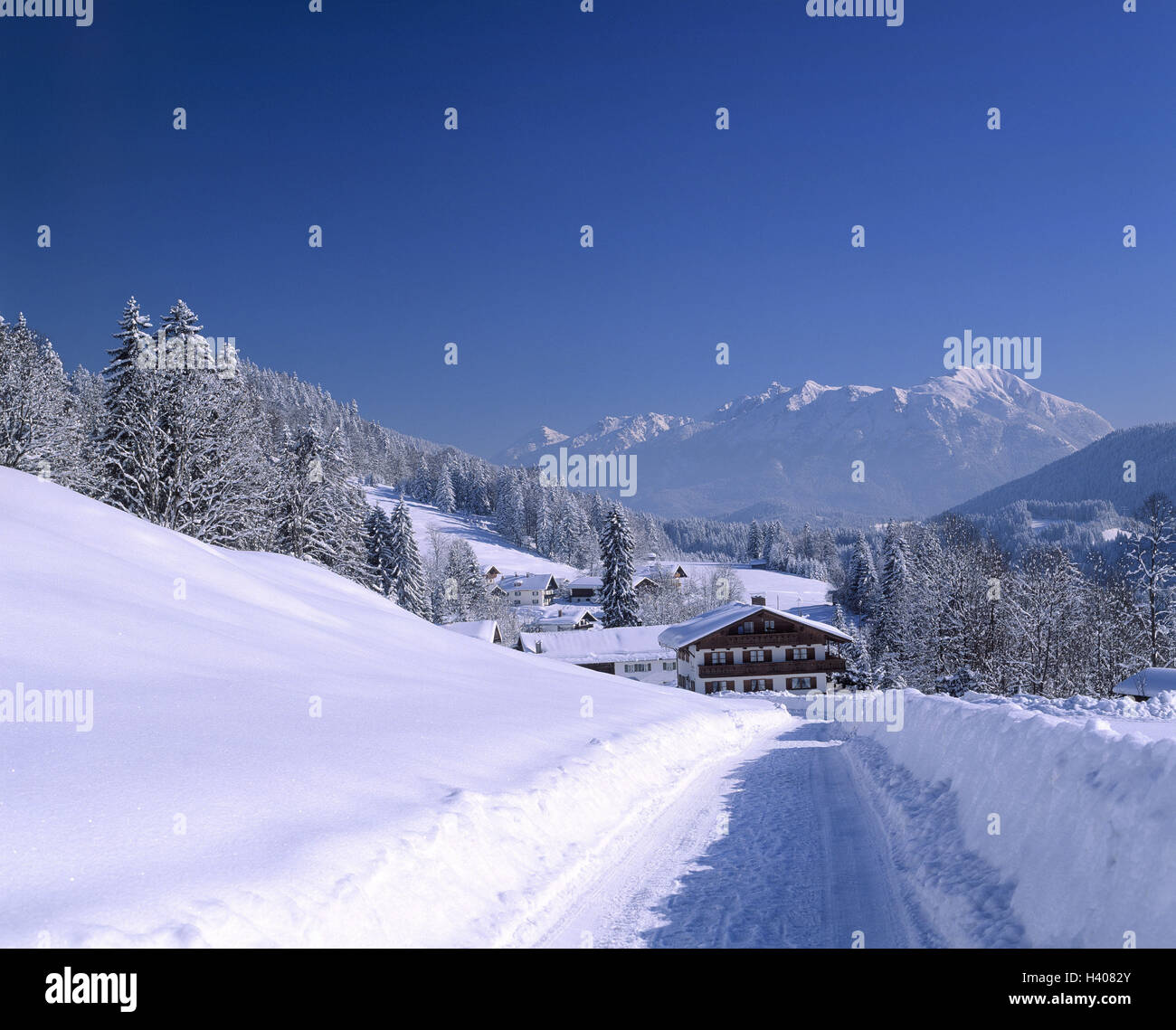 Deutschland, Bayern, Garmisch-Partenkirchen, Schlattan, winter, Oberbayern, Voralpenland, Werdenfels, Erinnerungsbild, Bezirk, Berglandschaft, Ansicht, gerodeten Einfahrt Stockfoto