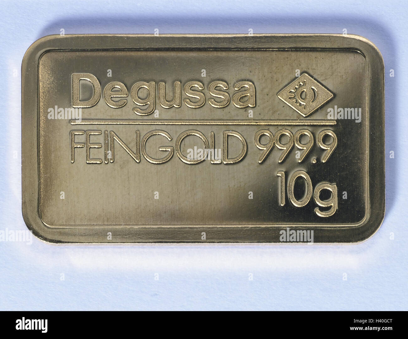 Degussa Gold, Barren, 10 g fein, noch Leben, Produktfotografie, Goldbarren,  Gold, kostbare, Wert, juristische Estate, Investition, Reichtum,  Edelmetall, von oben Stockfotografie - Alamy