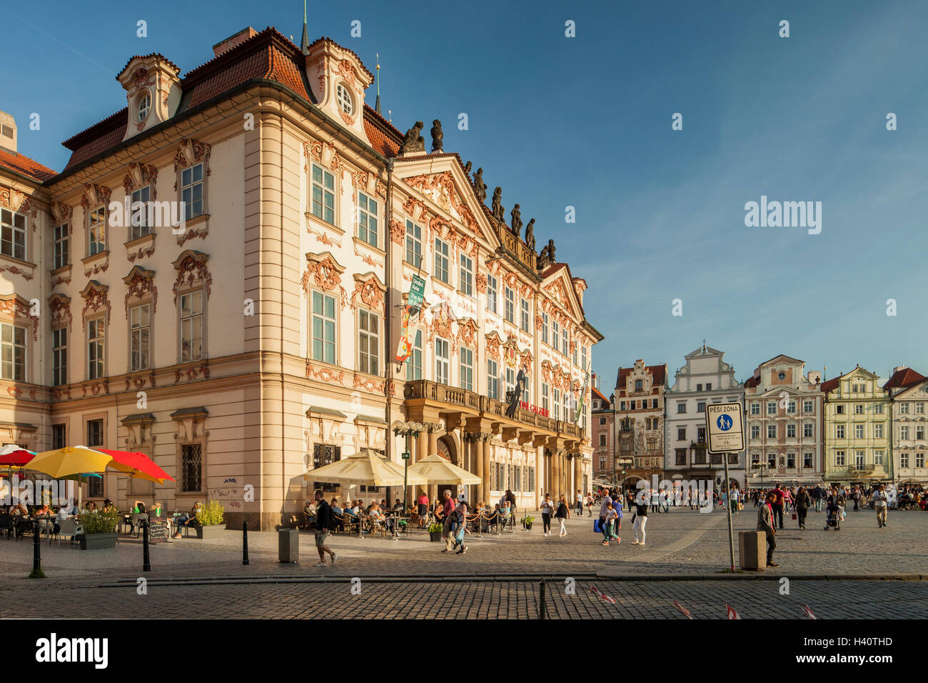 Sonnigen Herbstnachmittag in National Gallery am Altstädter Ring, Prag, Tschechische Republik. Stockfoto