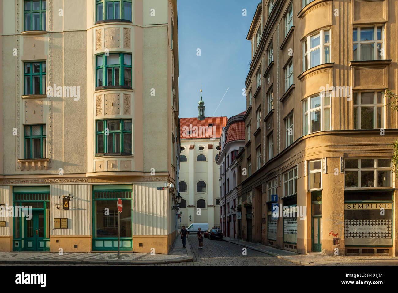 Herbstnachmittag in der Altstadt von Prag, Tschechische Republik. Stockfoto