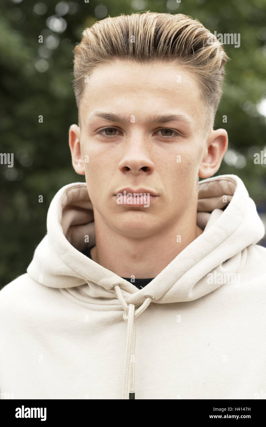 Kopf und Schultern Porträt von Ernst Teenager Stockfoto