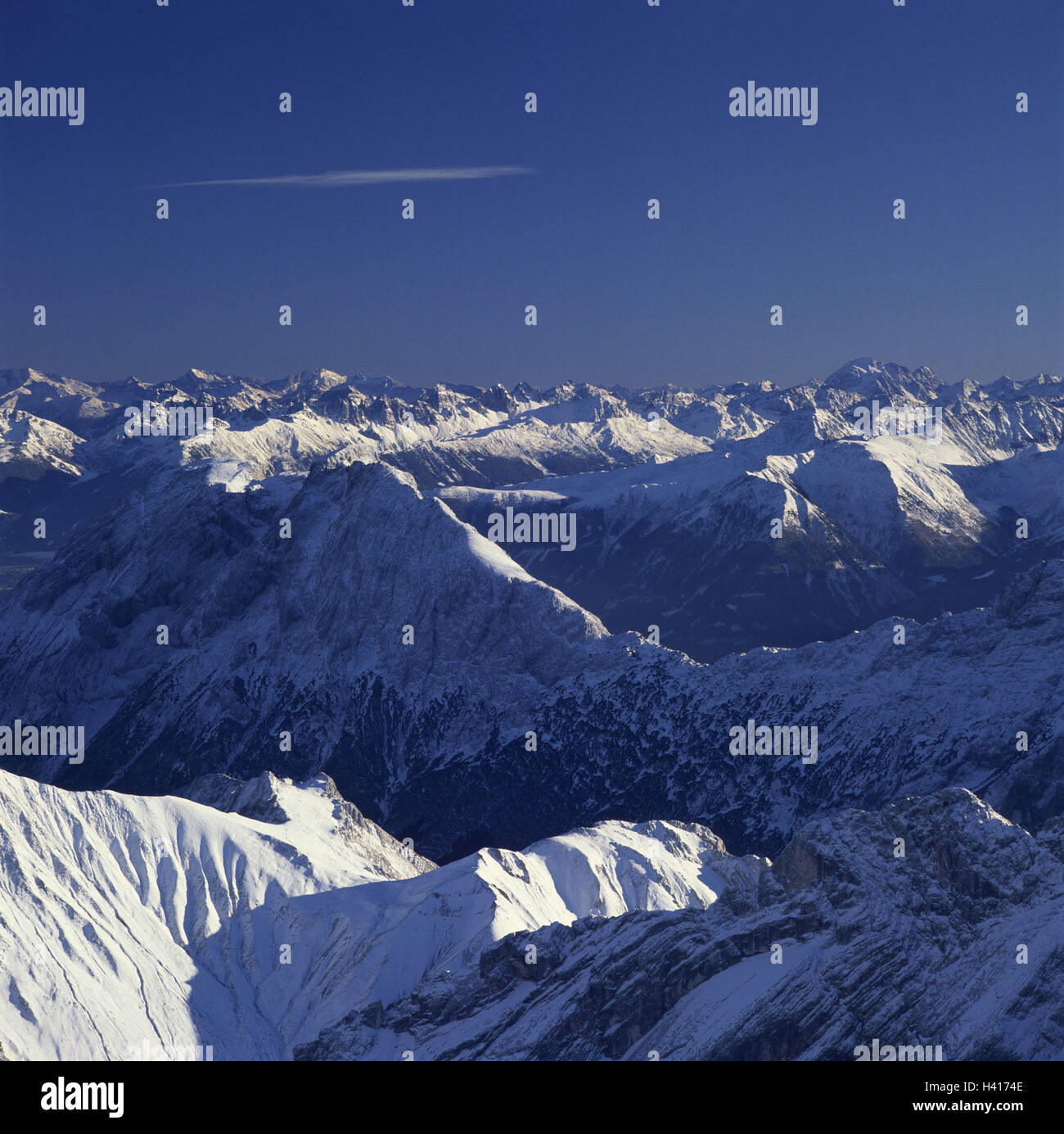 Deutschland, Bayern, Zugspitze, Gipfel, Alpen-Panorama, Blick nach Süden, winter, Europa, Oberbayern, Werdenfelser, Garmisch-Partenkirchen, Berg, Berge, Bayerische Alpen, Berglandschaft, Gipfel, Snowy, Bergpanorama, Panorama, Natur, Res Stockfoto