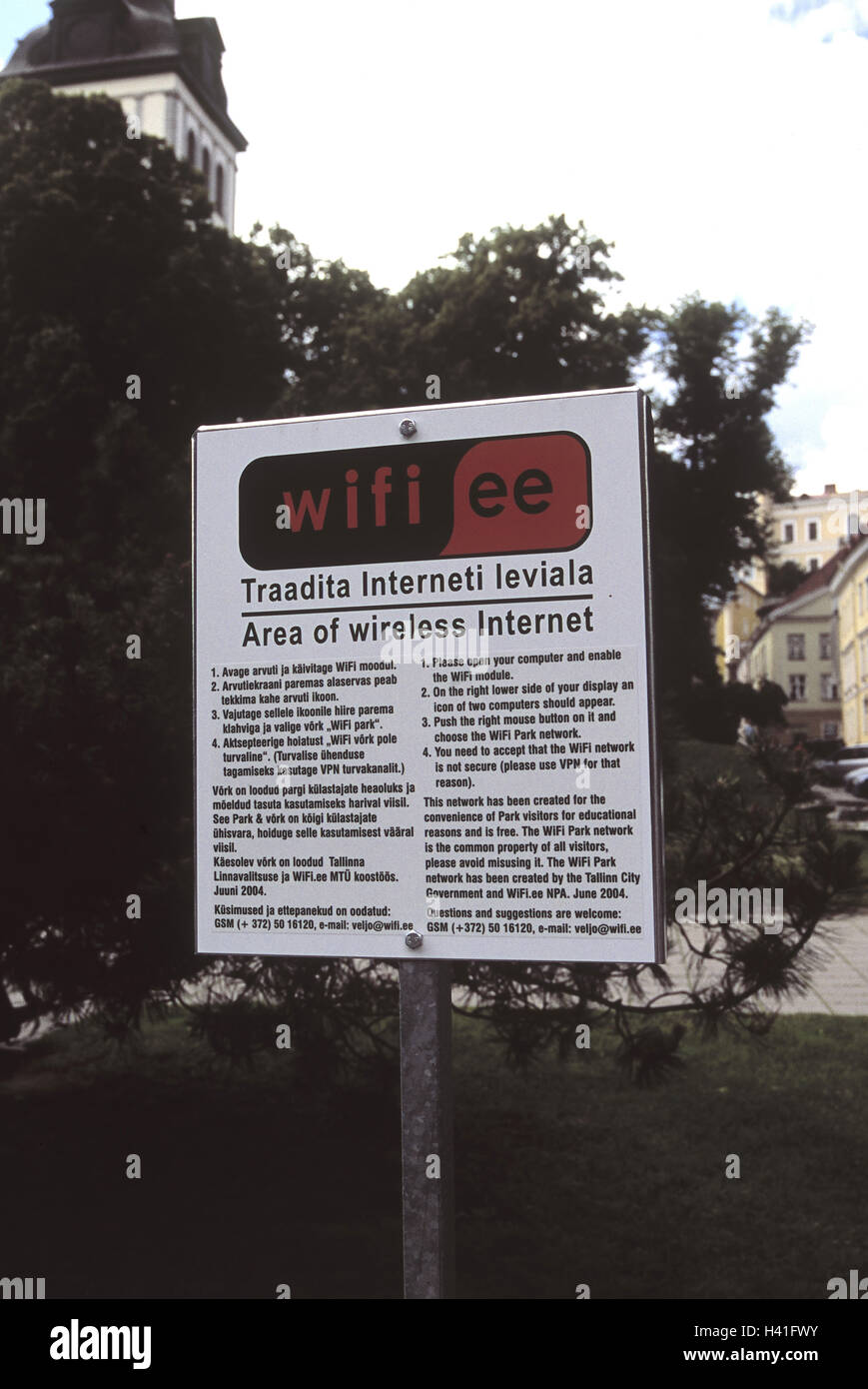 Republik Estland, Tallinn, Altstadt, anmelden, "Raum der Wireless, Internet", Nikolaikirche Eurasia, Europa, Nordosteuropa, baltischen Staaten, die baltischen Staaten, Eesti Vabariik, Reval, Tallinn, Kapital, Untertown, Vanalinn, UNESCO-Weltkulturerbe, Schilder, Tipp, WIFI, Wireless Fidelity, Radio Netzwerk Opus, WLAN, Hotspot, den Zugang der Öffentlichkeit Dot, Charge Kabel Internet, Internet-Zugang, Internet surfen, ohne Kabel, Kommunikation, Mobilität, Flexibilität, Hintergrund Kirche, Niguliste Kirik, draußen Stockfoto Republik Estland, Tallinn, Altstadt, anmelden, "Raum der Wireless, Internet", Nikolaikirche Eurasia, Europa, Nordosteuropa, baltischen Staaten, die baltischen Staaten, Eesti Vabariik, Reval, Tallinn, Kapital, Untertown, Vanalinn, UNESCO-Weltkulturerbe, Schilder, Tipp, WIFI, Wireless Fidelity, Radio Netzwerk Opus, WLAN, Hotspot, den Zugang der Öffentlichkeit Dot, Charge Kabel Internet, Internet-Zugang, Internet surfen, ohne Kabel, Kommunikation, Mobilität, Flexibilität, Hintergrund Kirche, Niguliste Kirik, draußen Stockfoto