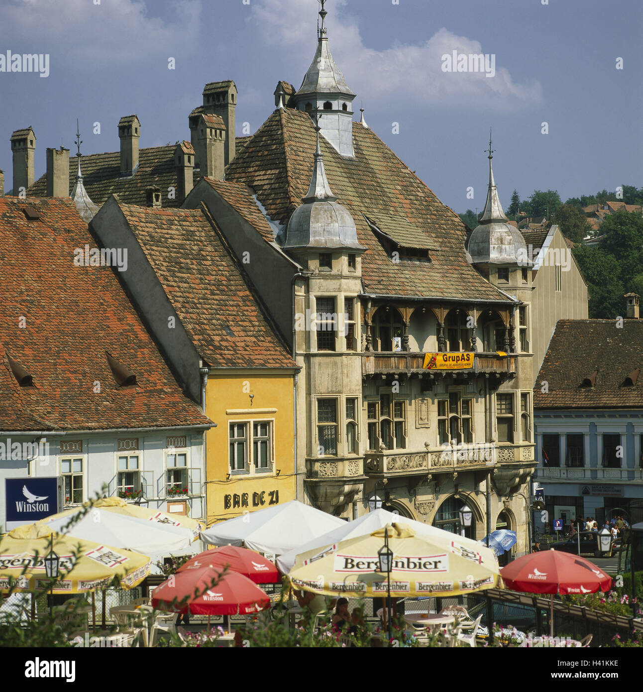 Rumänien, Sighisoara, Zentrum, Straßencafés, Südosten, Europa, Transsilvanien, Siebenbürgen, Schloss Schäss, Stadtzentrum, Restaurants, Gebäude, Struktur, historisch, Ort von Interesse, Kultur, außerhalb Stockfoto