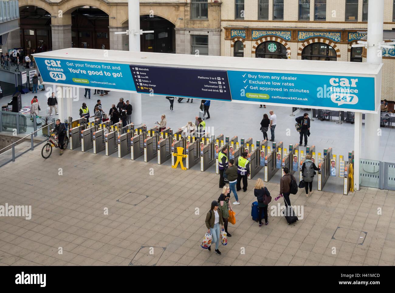 Manchester Victoria Train Station Ticket Barrieren Stockfoto