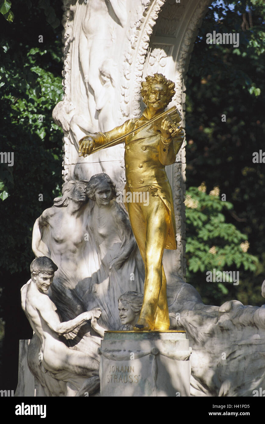 Österreich, Wien, Stadtpark, Johann, Strauss-Denkmal, Europa, Hauptstadt, Stadt, Standbild, Komponist, Strauss Denkmal, Walzerkönig in 1825-1899, Statue, vergoldet, Ort von Interesse, Erinnerung, Symbol, Musik, Opern, Oper, Kultur, Skulptur, Kunst Stockfoto