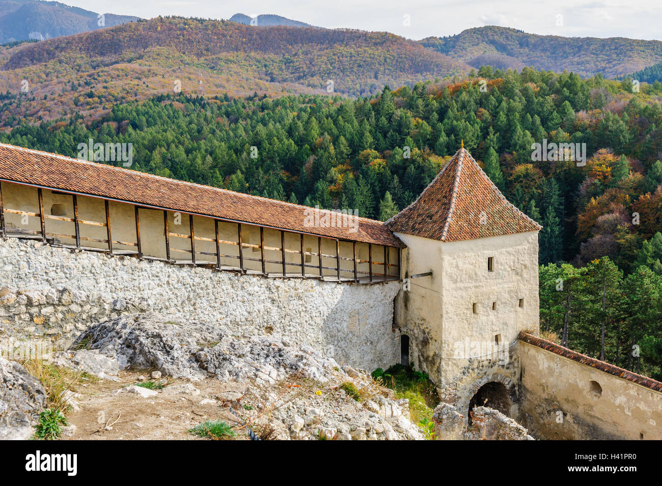 Mittelalterliche Festung in Rosenau, Siebenbürgen, Kronstadt, Rumänien Stockfoto
