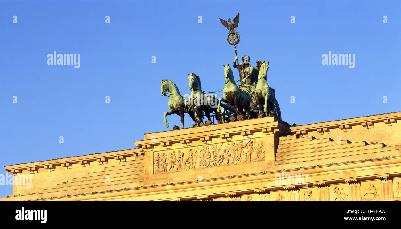 Deutschland, Berlin, Brandenburger, Tor, Detail, Quadriga, Hauptstadt, Berlin Mitte, Ziel, Ort von Interesse, Struktur, Ziel Gebäude, Wahrzeichen, Baumeister C.G. Langhans 1788-1791 zu kämpfen Wagen, Göttin Sieg Victoria, Zugluft, Rauch, 1789 / 94, 4 Stockfoto