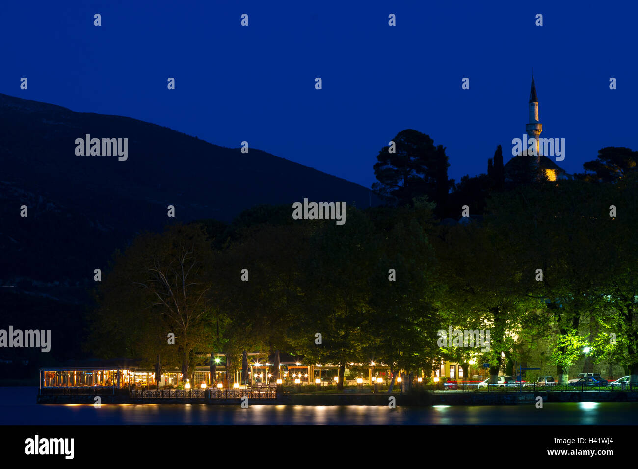 Eingeschränkte Sicht auf die Stadt Ioannina, in der Region Epirus