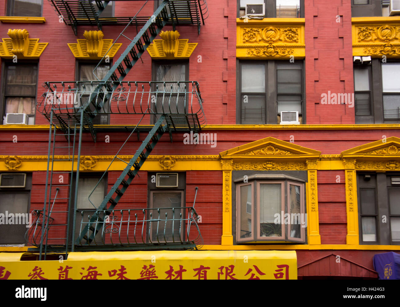 Bunte 19. c. Architektur in lower Manhattans Chinatown in New York. Stockfoto