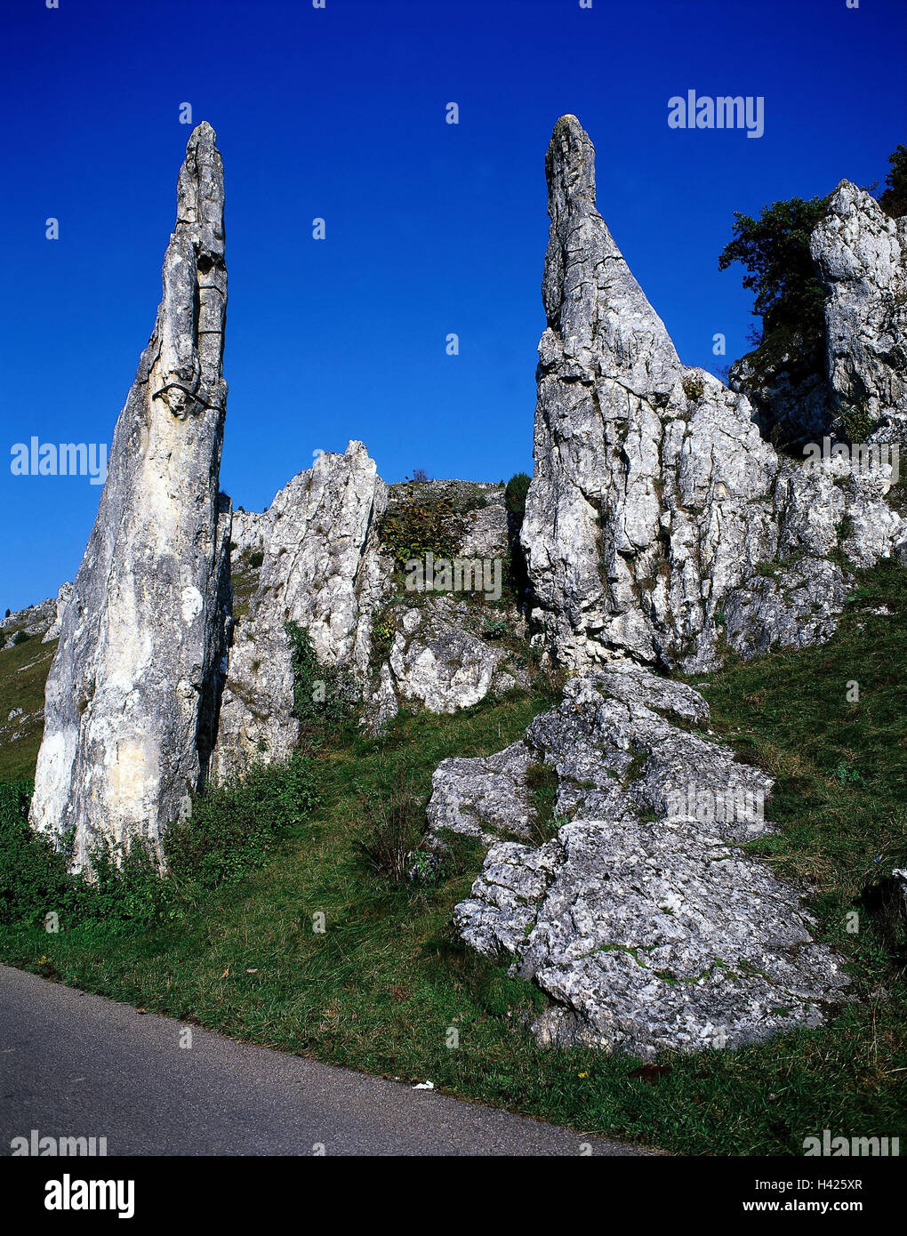 Deutschland Schwabische Albtraum Herbrechtingen Eselsburger Tal Galle Formationen Stein Jungfrauen Europa Baden Wurttemberg Kreis Moor Haus Landschaft Rock Galle Formationen Unheimlich Weisser Jura Kalkstein Lime Rock Natur Geologie