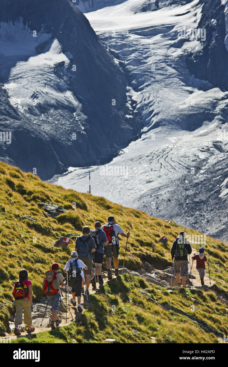Österreich, Tirol, Ötztaler Alpen, Obergurgl, Wanderer, Stockfoto