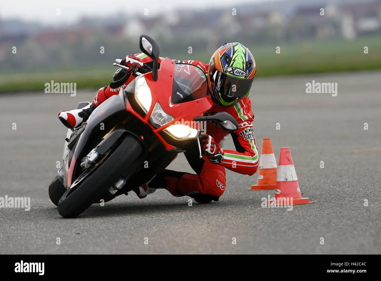 Motorrad Aprilia RSV 4 Tests, keine Property-Release, Stockfoto