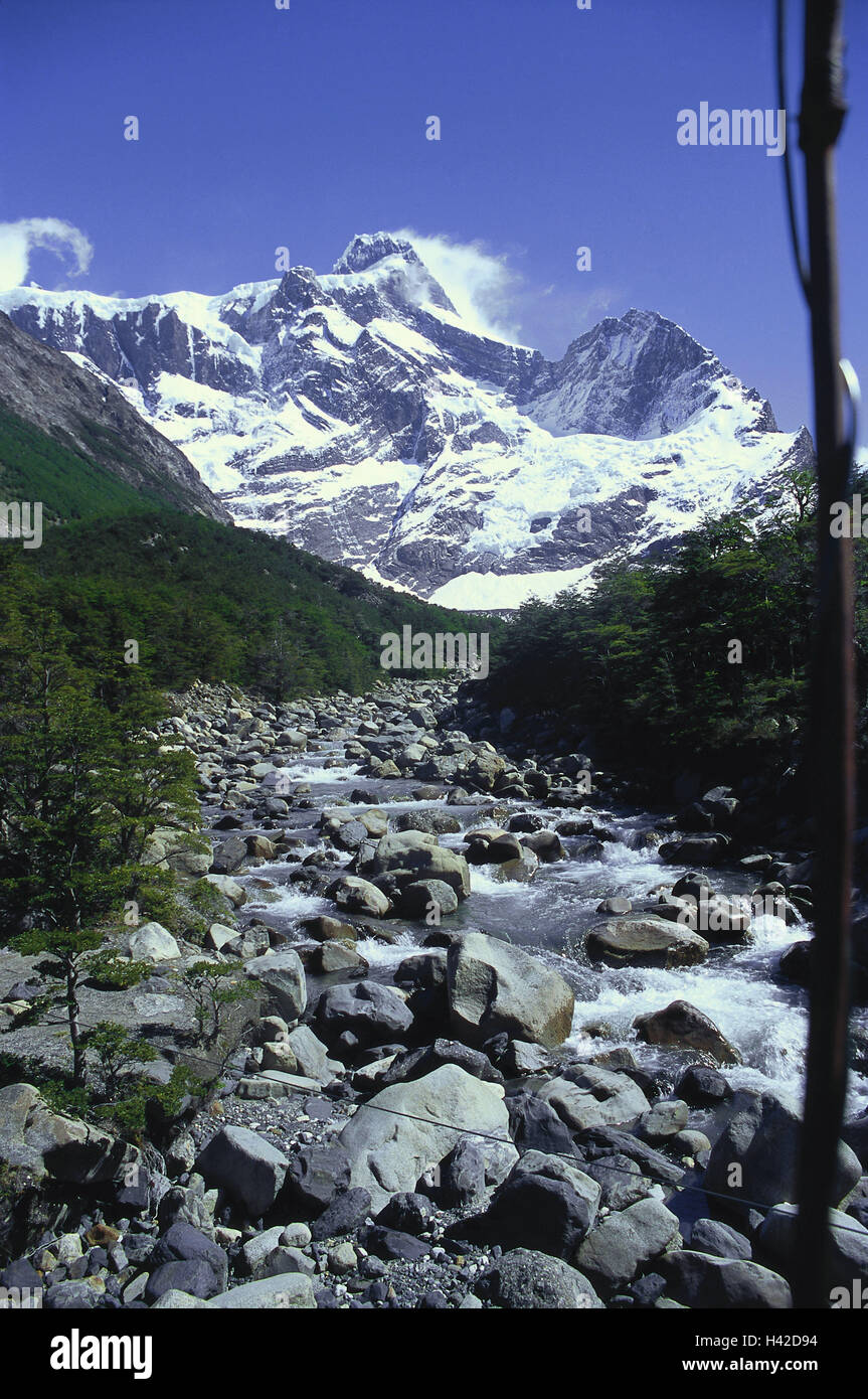 Chile, Patagonien, Parque Nacional Torres del Paine, Valle del Frances, Rio del, Frances, Südamerika, Ziel, Ort von Interesse, Landschaft, Berge, Berge, Gletscher, Eis, Schnee, Himmel, wolkenlos, blau, Bach, Bergbach, Wasser, Stockfoto