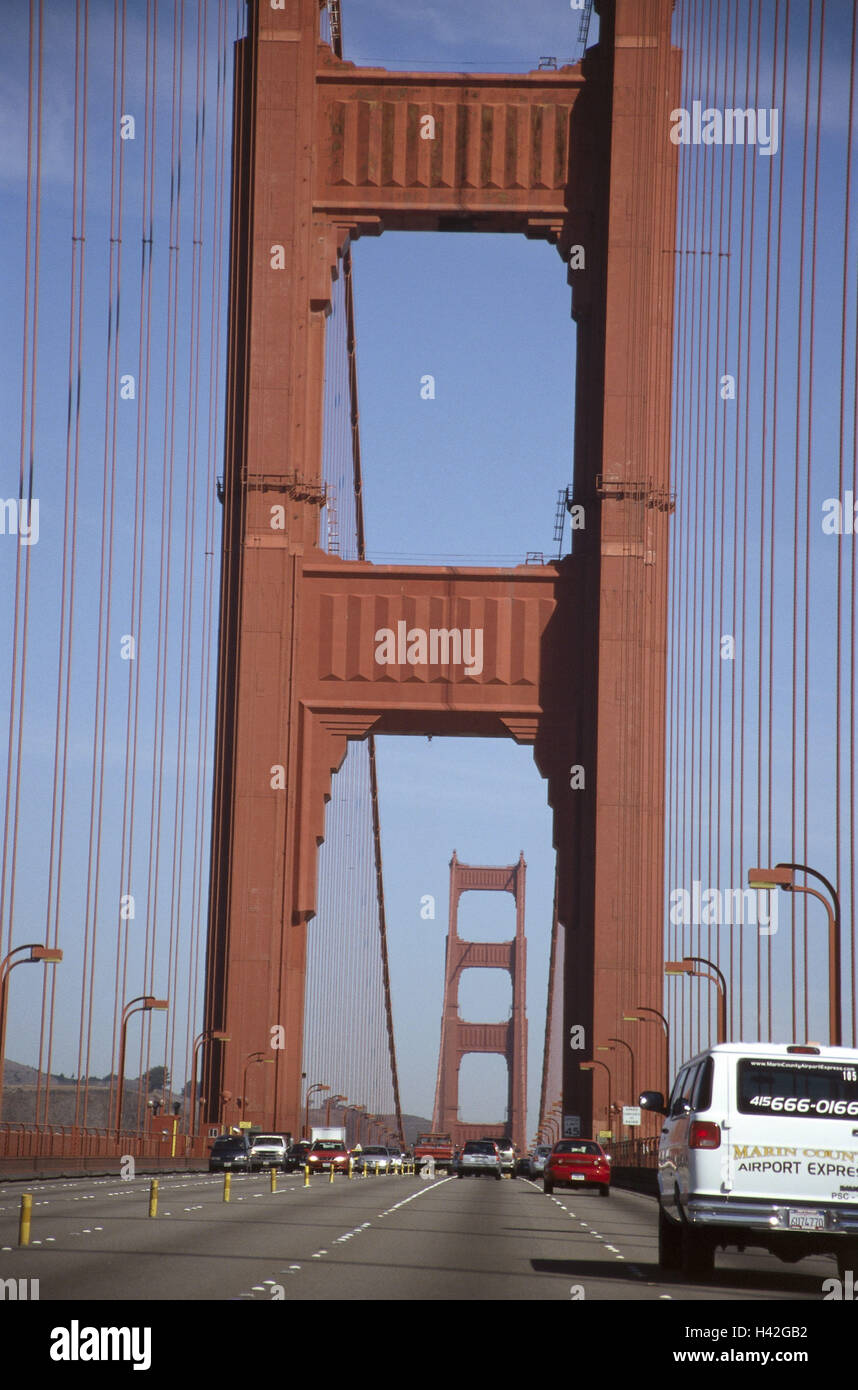 USA, California, San Francisco, Golden Gate Bridge, detail, Verkehr, Amerika, Nordamerika, Westküste, Brücke, Verbindung, Verkehr Brücke, Struktur, Konstruktion, Wahrzeichen, Ort von Interesse, Straßenszene, Straße, Multi-Lane, Verkehr Betrag Stockfoto