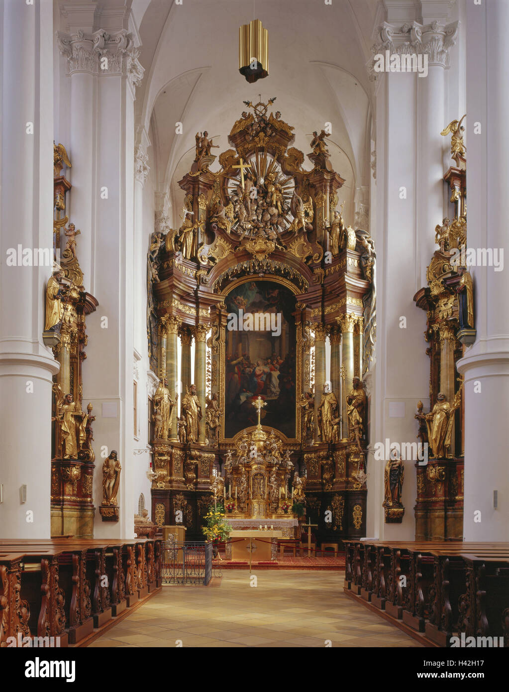 Deutschland, Bayern, Straubing, Karmelitenkirche, Apsis, hohe Altar, Europa, Niederbayern, Stadt, Ort von Interesse, Kirche, Kirche, Heilige Bau, Struktur, Architektur, Baustil, spätgotische Hallenkirche, Barockisiert, 1700 - 1702, Dreischiffig, innen, innere erschossen, Altar, Künstler Joseph Mattias Götz, entwickelte im Jahre 1741 - 1742, 21 m hoch, Tabernakel, heilige Kunst, gekonnt, Kultur Stockfoto
