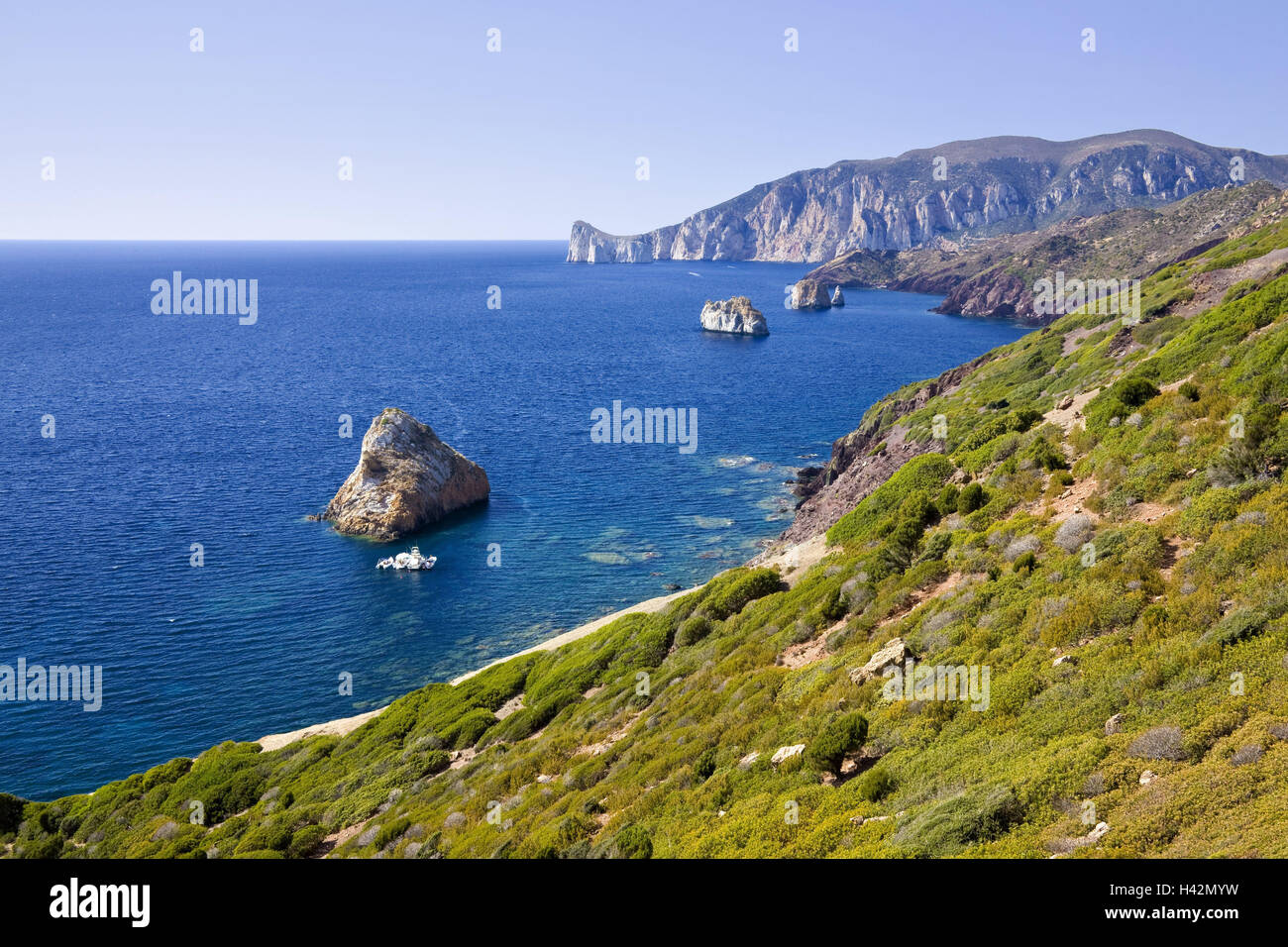 Italien, Sardinien, Südwestküste, Küstenlandschaft, Europa, Landschaft, Küste, Macchia, Meer, Mittelmeer, malerisch, Felsen, Galle Küste, steile Küste, in der Regel Stiefel, Horizont, Ausblick, Wasser, Ziel, Stockfoto