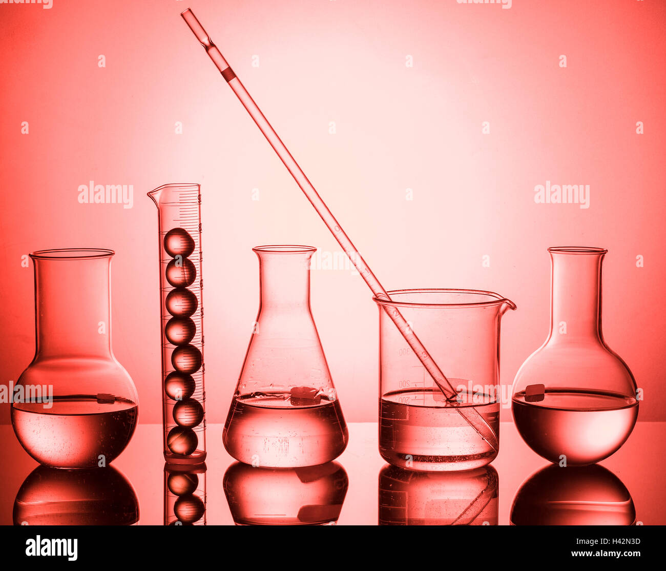 Stillleben mit wissenschaftlichen Glaswaren Stockfoto