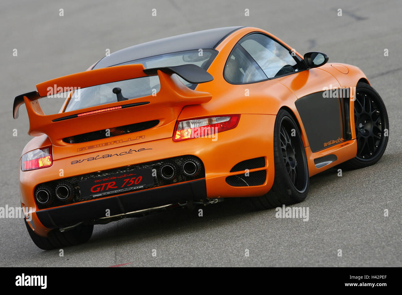Porsche Gemballa Avalanche GTR 750, orange, Schraubeinsätze von hinten keine Property-Release, Stockfoto