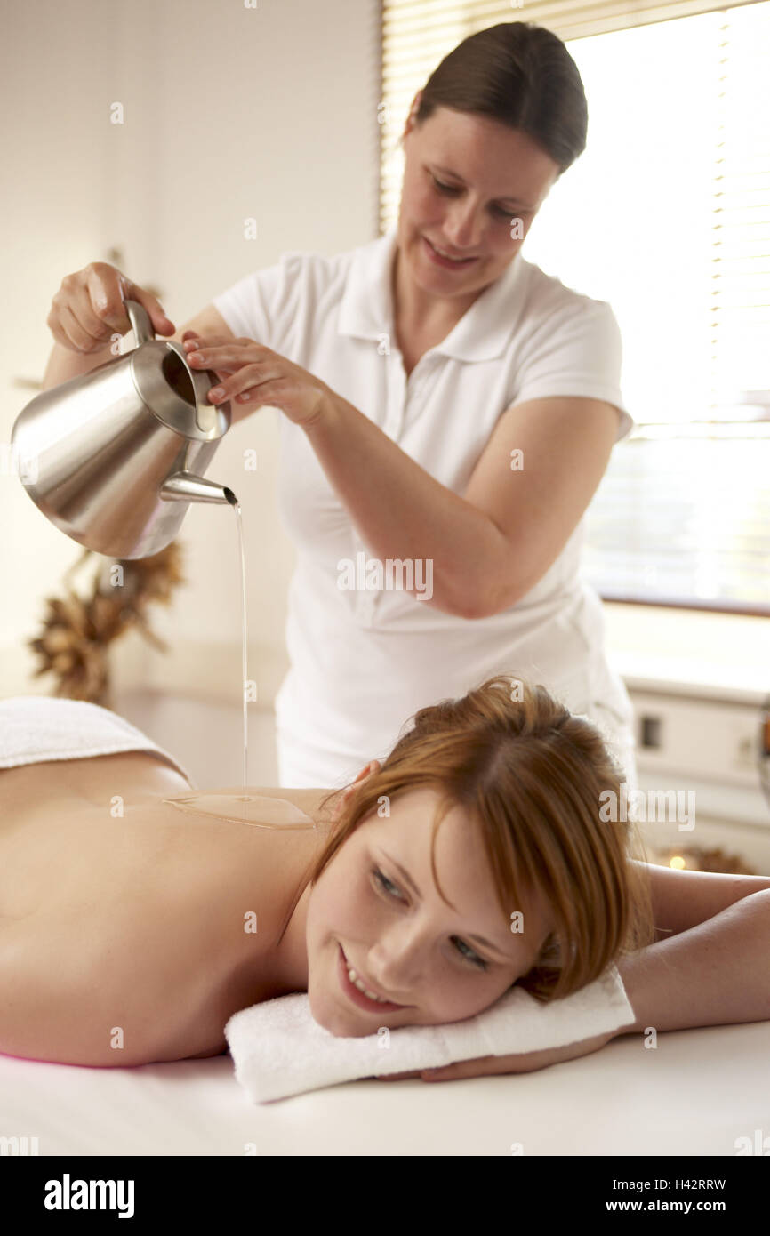 Heilbad, Therapie, Aroma-Öl-Massage, Frau, zurück, Entspannungstechnik, Stockfoto