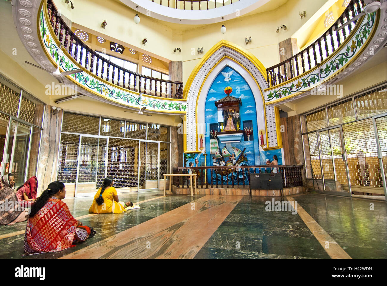 Indien, Tamil Nadu, Basilika, innen, Gläubigen, "Schrein unserer Dame Velankanni" Stockfoto