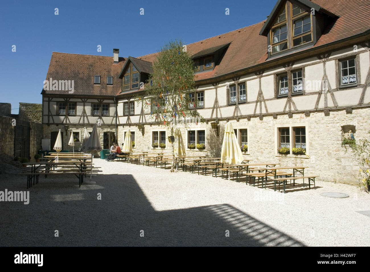 Deutschland, Baden-Wurttemberg, Dischingen, Schloss Katze Stein, bar, im Außenbereich Stockfoto