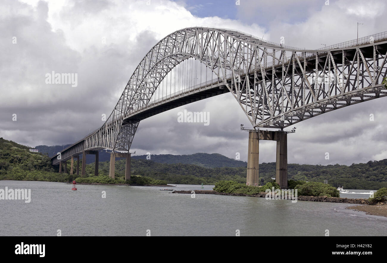 Panama, Balboa, Puente de Las Americas, schöne Wolken, den Panama-Kanal,  Brücke, gewölbte Brücke, Stahl-Brücke, "Thatcher" Brücke sowohl Amerika,  baut in 1962, Spannweite 344 m, Gesamtlänge 1653 m, Breite 14,60 m,  Architektur, Brückenbau,
