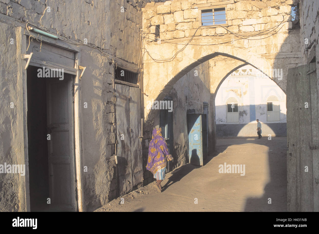 Eritrea, Massaua, Old Town, Lane, Fußgänger, Afrika, Massawa, Mitsiwa, Hafen, Fassaden, Straße, Passanten, Stadtbild Stockfoto