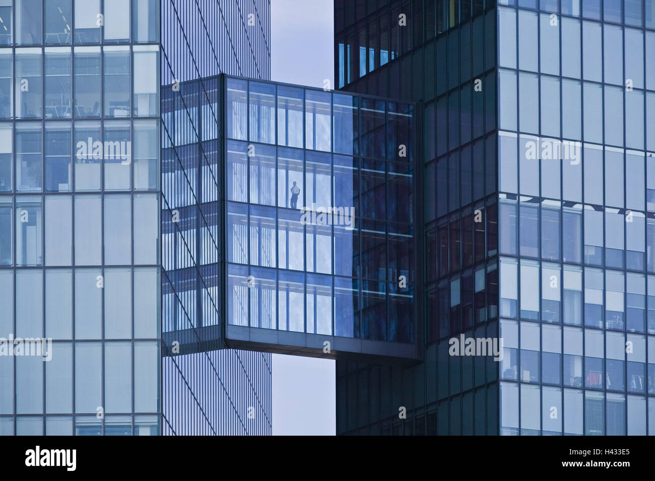 Österreich, Wien, Wiener Berg, Twin Tower, moderne Architektur, Hochhaus, Verbindungsgang, Stockfoto