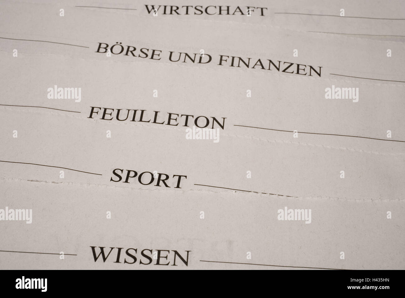 Zeitung, Detail, Kategorien, Detail, Titel, Tageszeitung, schreiben, Striche, wissen, Sport, Feuilleton, Wirtschaft, Börse und Finanzen, symbol, Nachrichten, News, Wissensteil, Bildung, Information, News, Presse, Presse-Produkt, Printmedien, Geschäft, Tatsache-Rezeption, Stockfoto