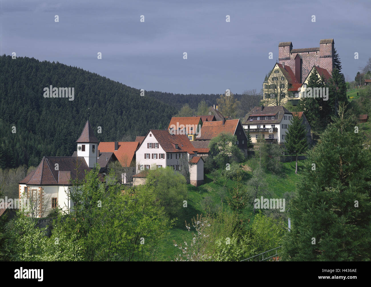 Deutschland, Schwarzwald, alten Teig, Bern-Ecke, lokale Ansicht, Sperre, Baden-Wurttemberg, Nagoldtal, Ort, Häuser, Wohnhäuser, Gebäude der Burg, Stadtkirche, Kirche, Sommer, Stockfoto