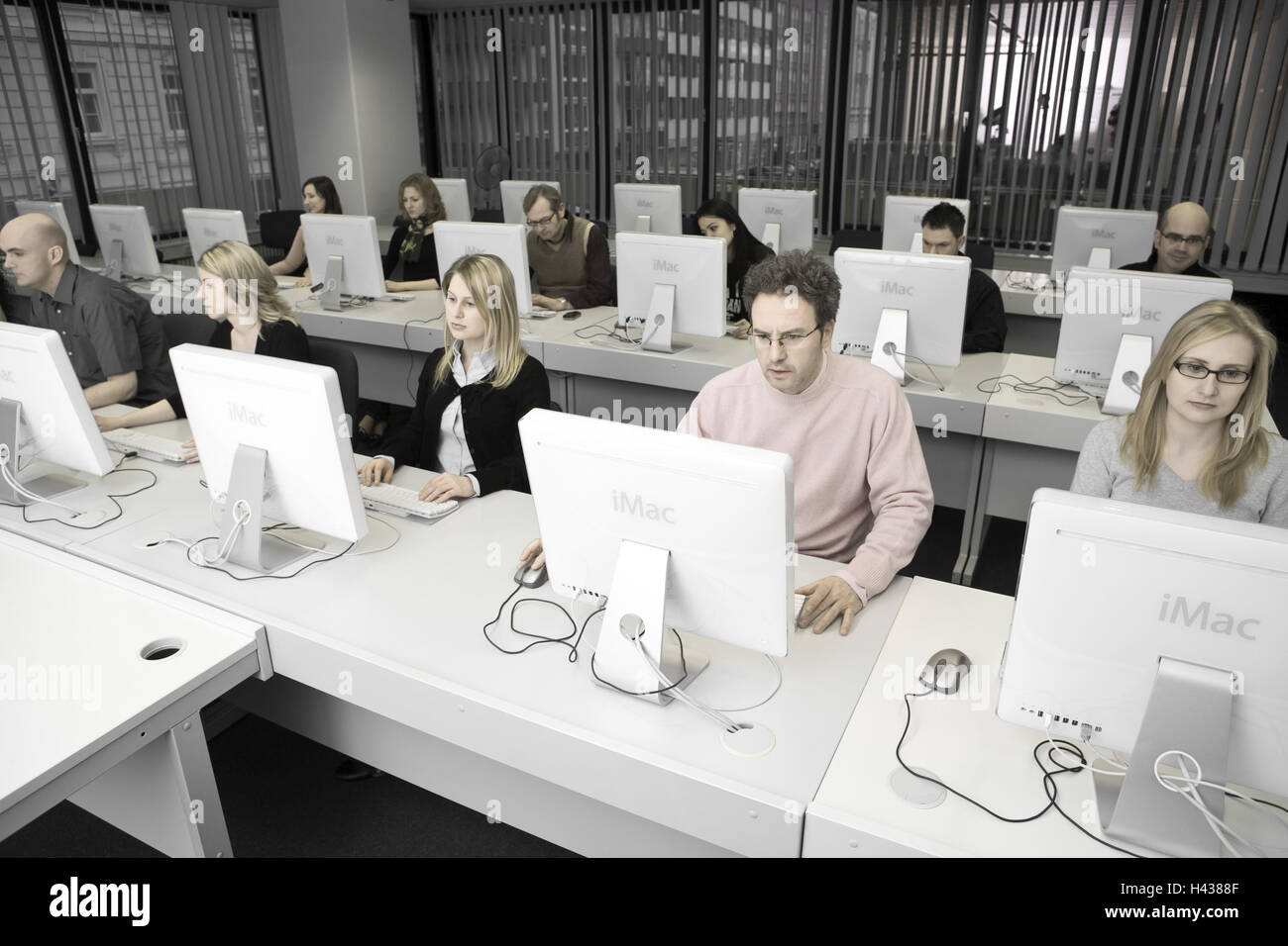 Frauen machen arbeit Stockfotos und -bilder Kaufen - Alamy