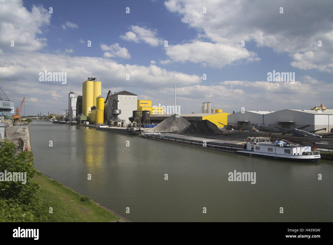 Deutschland, Nordrhein-Westfalen, Hamm, heute Hamm Kanal, Industriehafen, Stadt, Navigation, Wasserweg, Wasser, Kanal, Schiffe, Hafen, Wirtschaft, Transport, Frachter, Ladung, Ladung, Frachter, Stockfoto