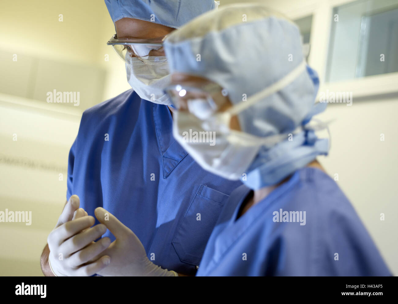 Chirurg, OP-Schwester, Operation, OP-Saal, Stockfoto