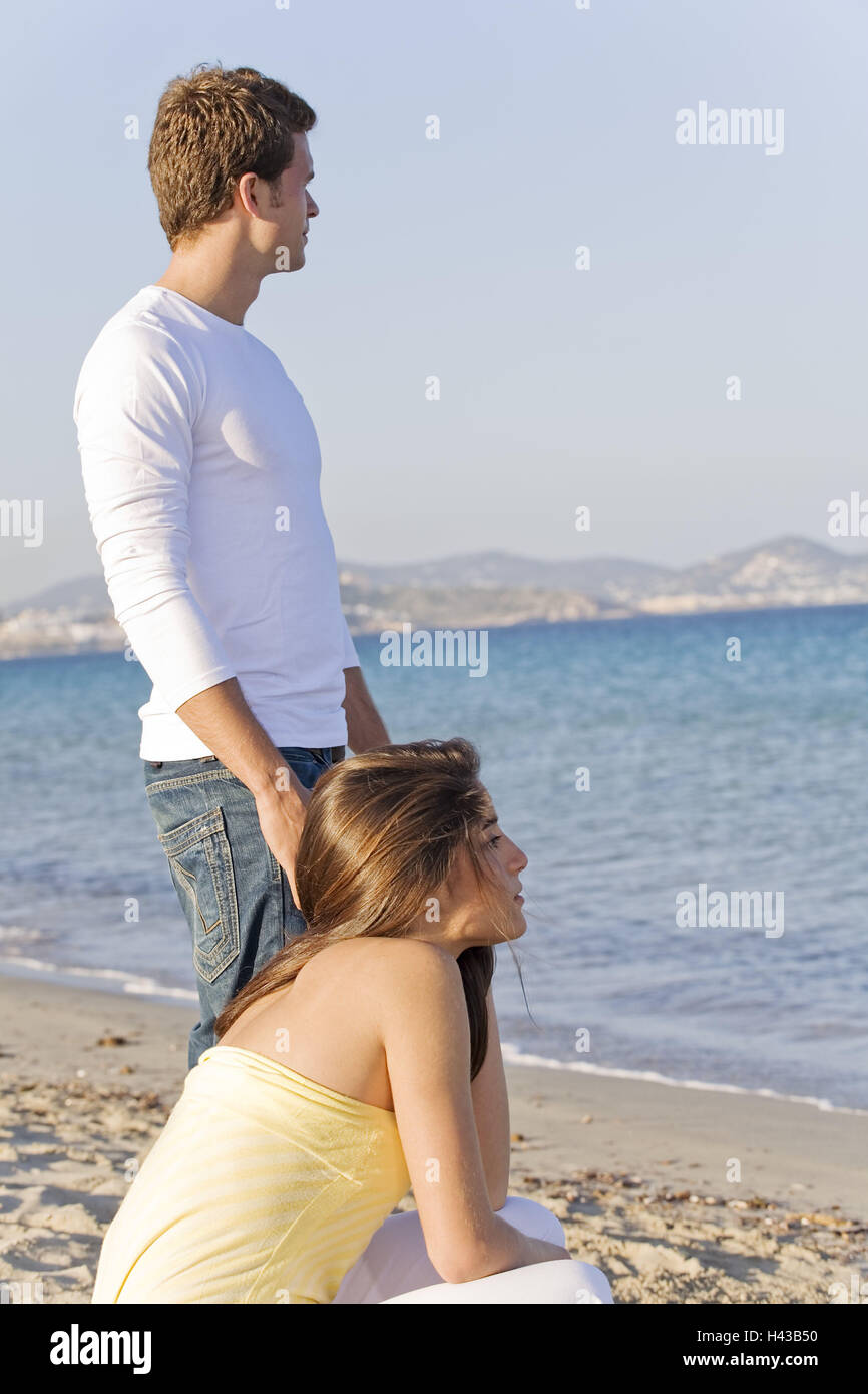 Strand, Pärchen, junge, fällt in Liebe, Ansicht, Meer, Detail, Person, Liebe, Zuneigung, Harmonie, Freizeit, Urlaub, Erholung, Sommer, draußen, Freizeitbekleidung, Meerblick, Blick, fernen, zusammen anzeigen, Stockfoto